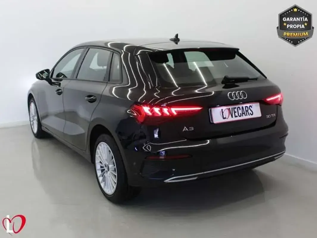 Usado Audi A3 Sportback Advanced 150 CV (110 kW) 2021 Negro Utilitario