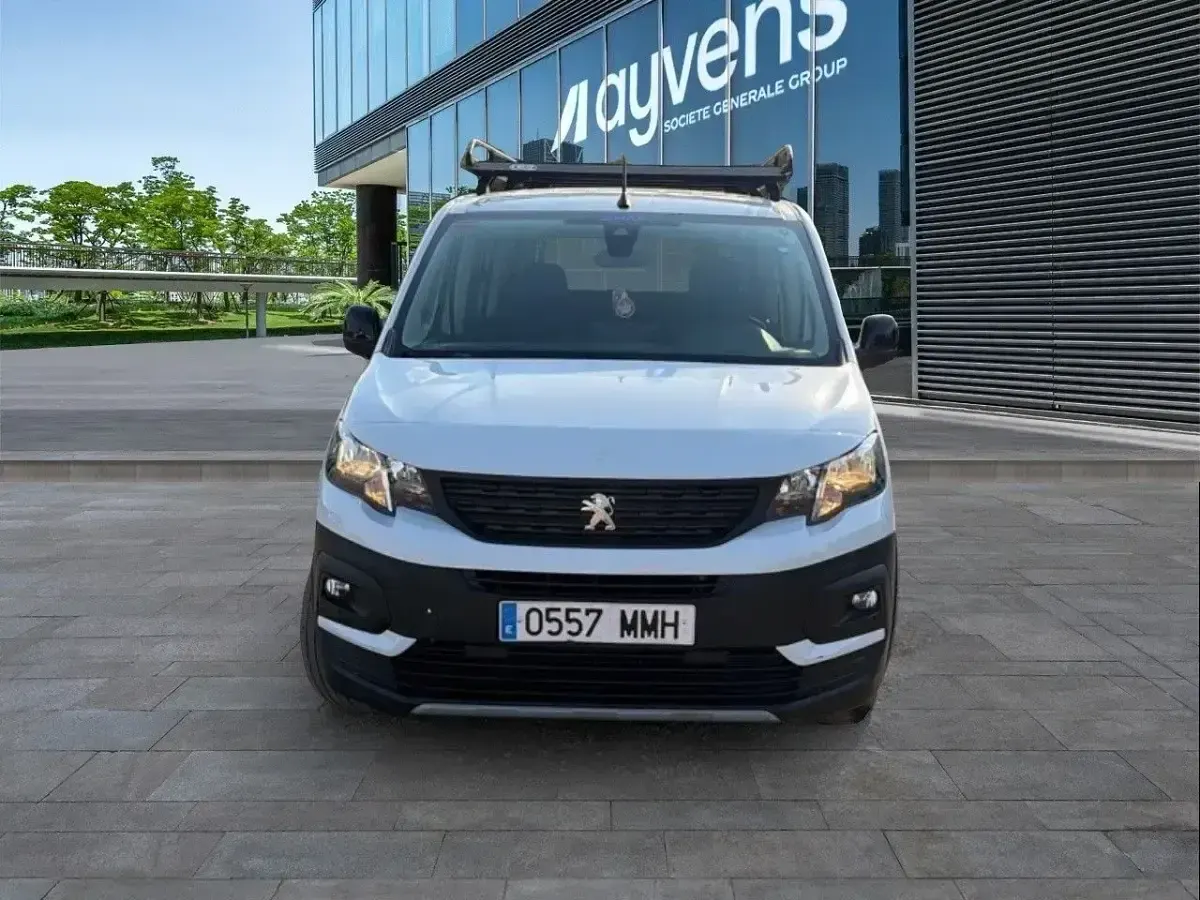 Usado Peugeot Rifter Business-Line 102 CV (75 kW) 2023 Blanco Monovolumen