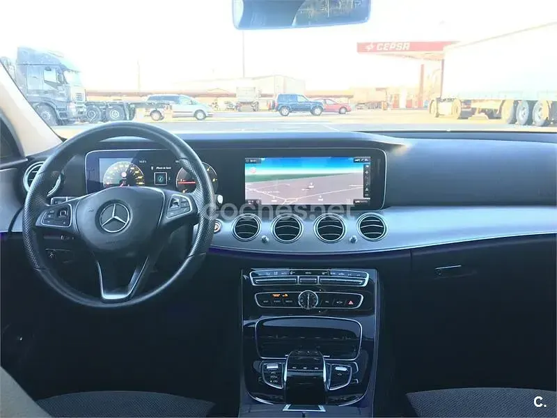 Usado Mercedes E220 194 CV (142 kW) 2018 Blanco Berlina