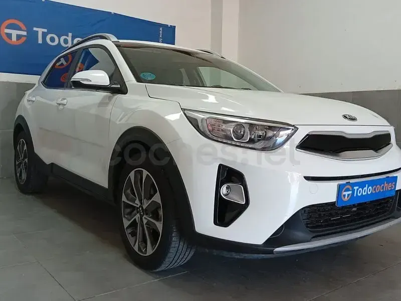 Usado Kia Stonic 100 CV (73 kW) 2019 Blanco SUV