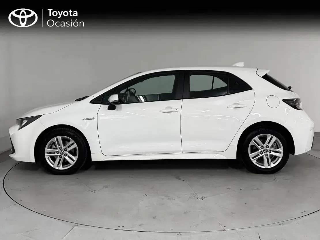 Usado Toyota Corolla Active 122 CV (89 kW) 2022 Blanco classic Berlina
