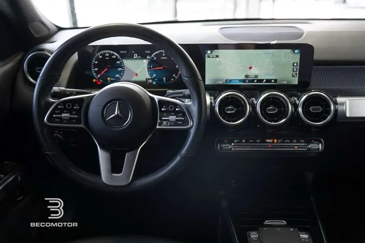 Usado Mercedes GLB200 150 CV (110 kW) 2023 Gris SUV