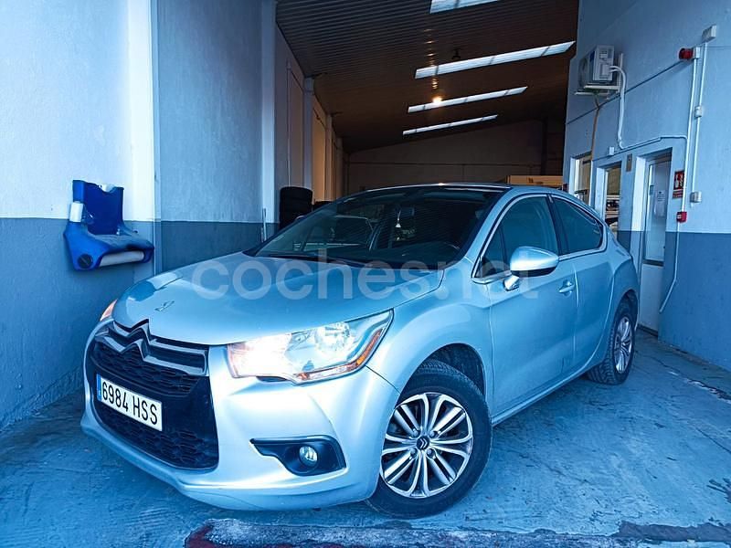 Usado Citroën DS4 92 CV (67 kW) 2013 Gris / plata Utilitario