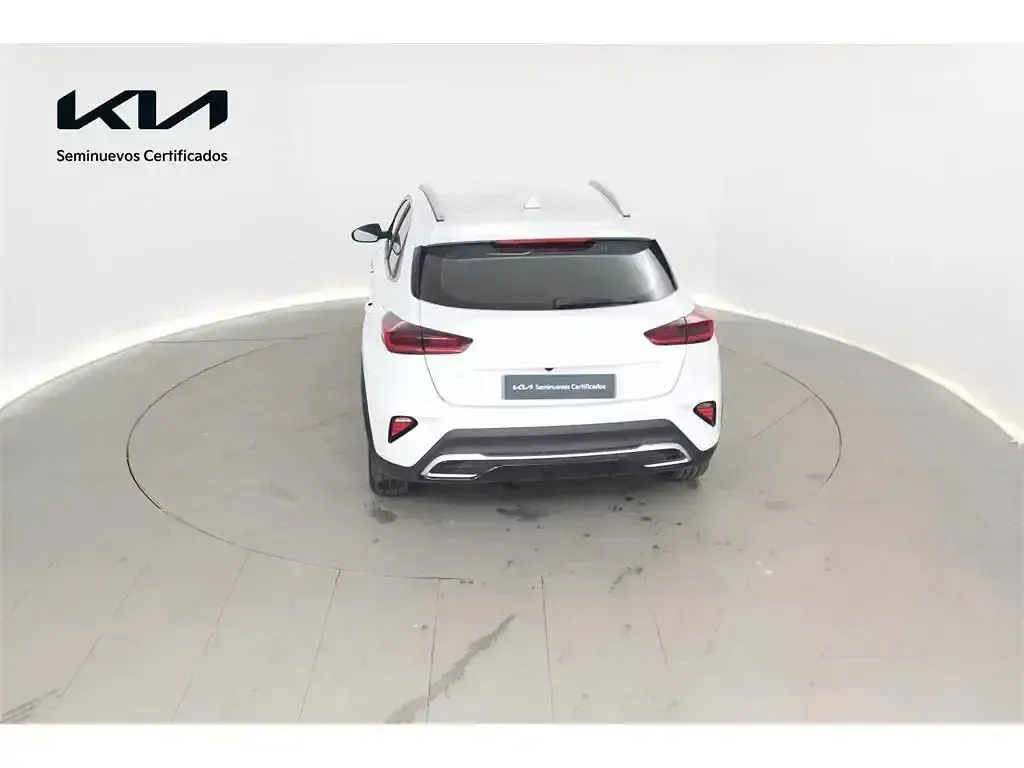 Usado Kia XCeed 100 CV (73 kW) 2025 Blanco SUV