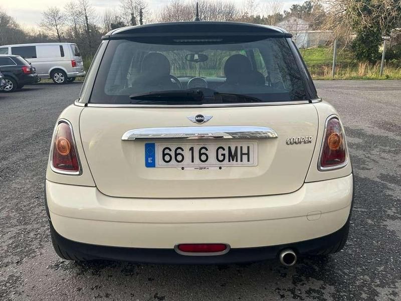 Usado Mini Cooper 120 CV (88 kW) 2009 Blanco Utilitario