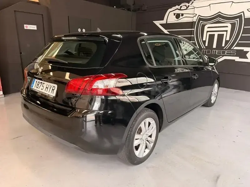 Usado Peugeot 308 110 CV (80 kW) 2014 Negro Berlina