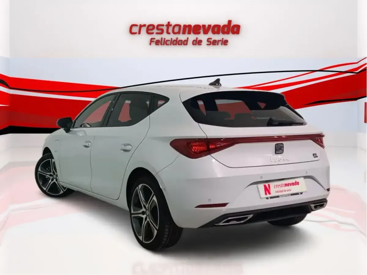 Usado Seat Leon FR 204 CV (150 kW) 2024 Blanco Utilitario
