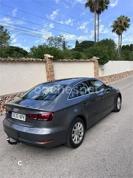 Usado Audi A3 116 CV (85 kW) 2016 Gris / plata Berlina