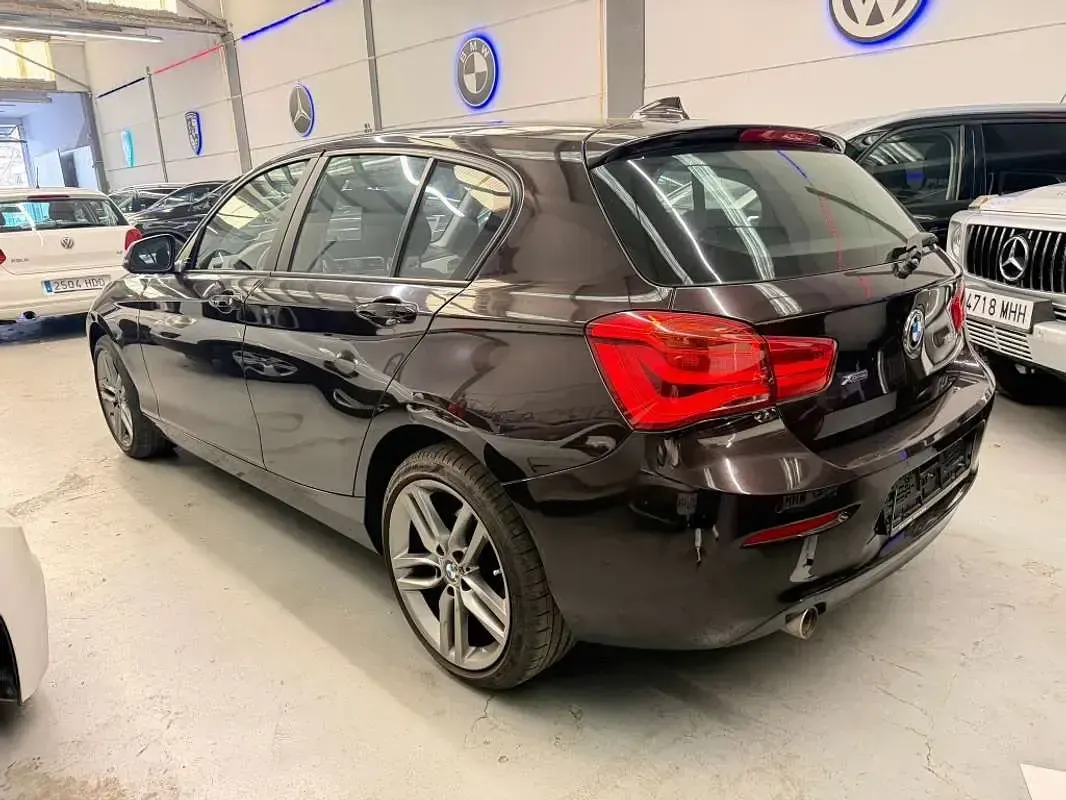 Usado BMW 118 Comfort Edition 150 CV (110 kW) 2017 Marrón Utilitario