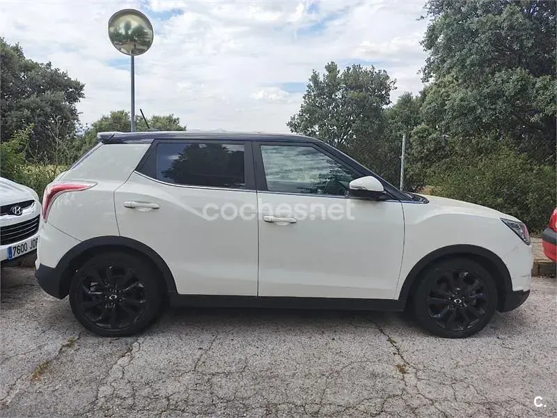 Usado SsangYong Tivoli Limited 115 CV (84 kW) 2015 Blanco SUV