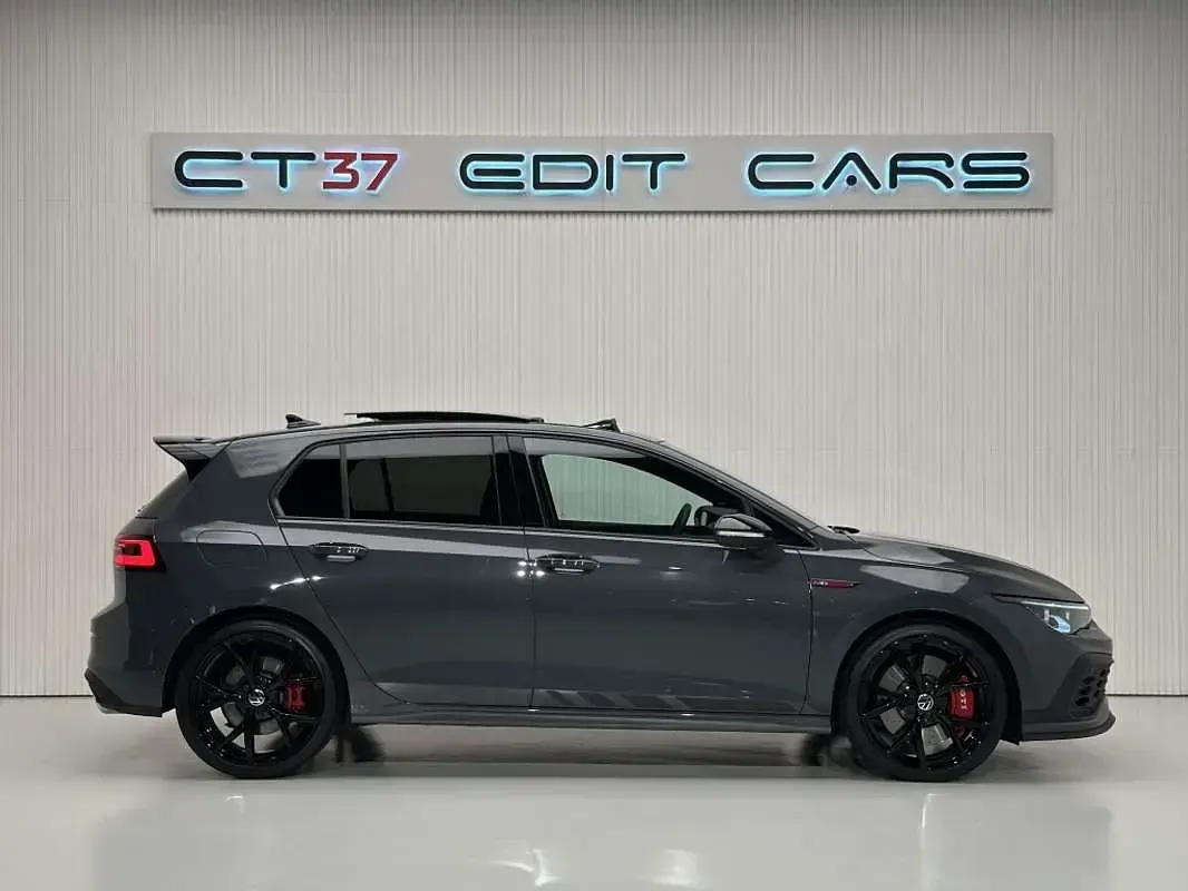 Usado VW Golf VIII GTI 301 CV (221 kW) 2023 Gris Utilitario
