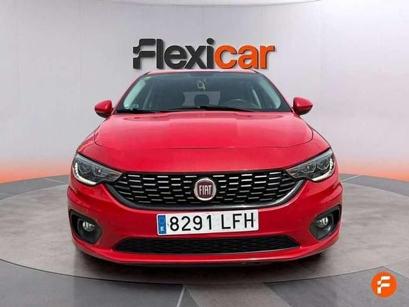 Usado Fiat Tipo Lounge 95 CV (69 kW) 2020 Rojo Familiar
