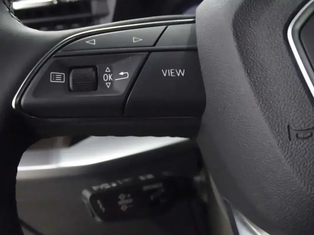Usado Audi A3 Sportback Advanced 150 CV (110 kW) 2023 Plateado Utilitario