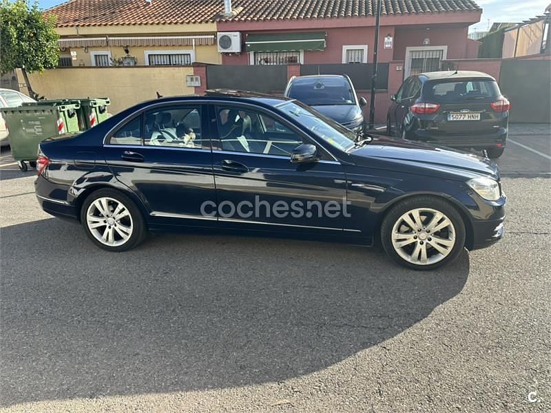 Usado Mercedes C200 Avantgarde 136 CV (100 kW) 2010 Azul Berlina