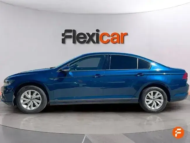 Usado VW Passat Business 122 CV (89 kW) 2021 Azul Familiar