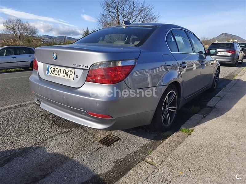 Usado BMW 535 272 CV (200 kW) 2005 Gris / plata Berlina