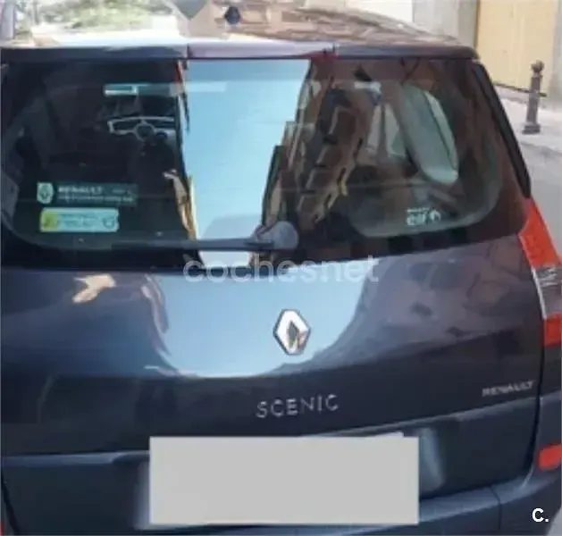 Usado Renault Scenic E-Tech Dynamique 110 CV (80 kW) 2005 Negro Monovolumen