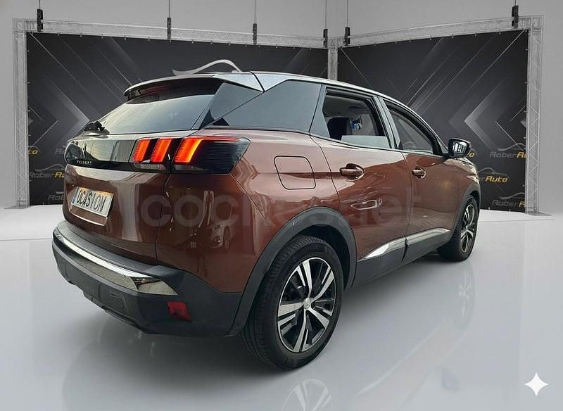 Usado Peugeot 3008 Allure 130 CV (95 kW) 2018 Marrón SUV