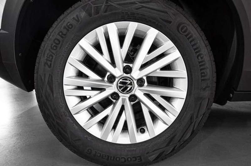 Usado VW T-Roc Edition 110 CV (80 kW) 2021 Plateado SUV