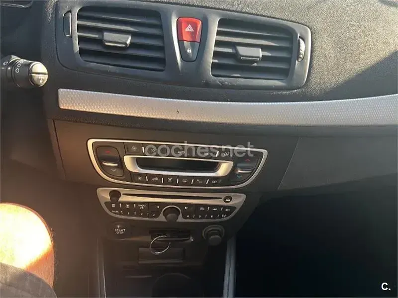 Usado Renault Mégane III Dynamique 105 CV (77 kW) 2009 Beige Berlina
