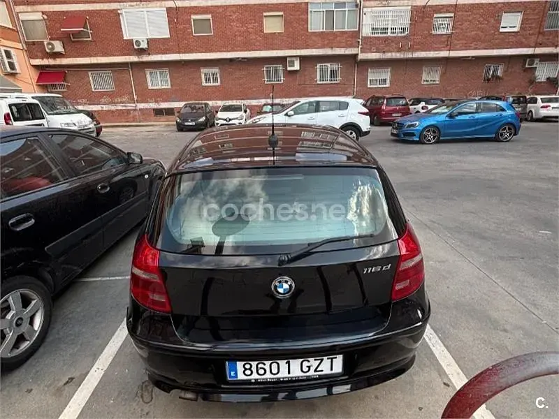 Usado BMW 116 115 CV (84 kW) 2010 Negro Utilitario