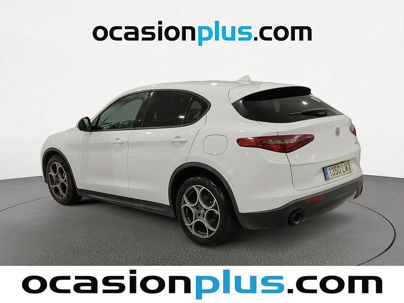Usado Alfa Romeo Stelvio Sprint 160 CV (117 kW) 2022 Blanco SUV