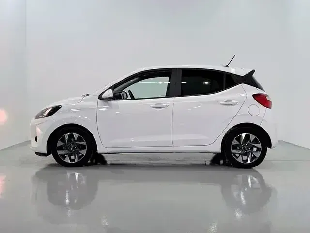 Usado Hyundai i10 64 CV (47 kW) 2025 Blanco Utilitario