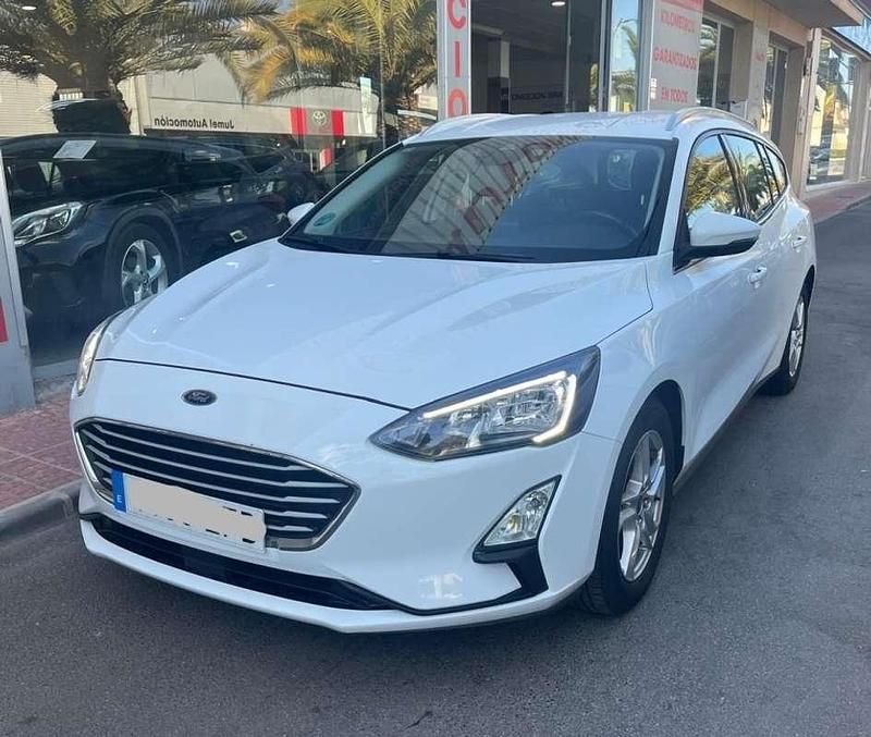 Usado Ford Focus Active X 120 CV (88 kW) 2020 Blanco Familiar