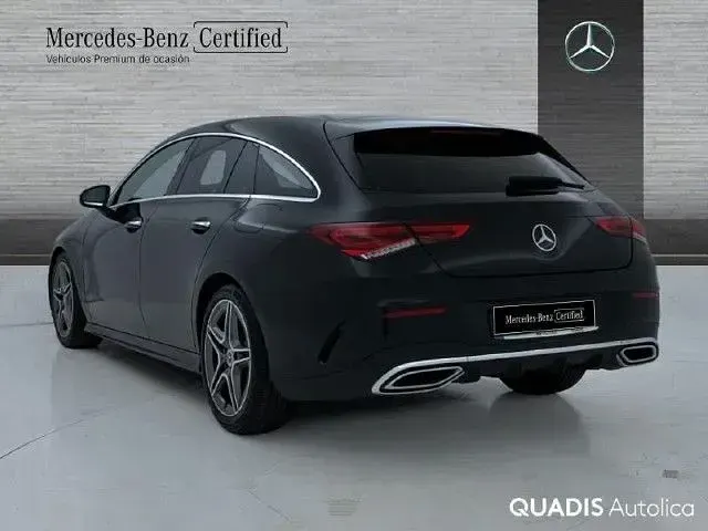Usado Mercedes CLA200 Shooting Brake 163 CV (119 kW) 2022 Negro cosmos Familiar