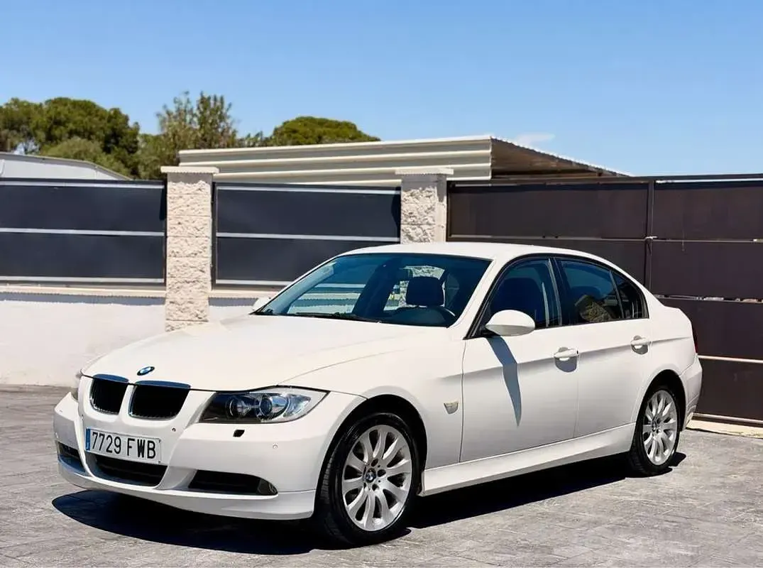 Usado BMW 320 177 CV (130 kW) 2007 Blanco Berlina
