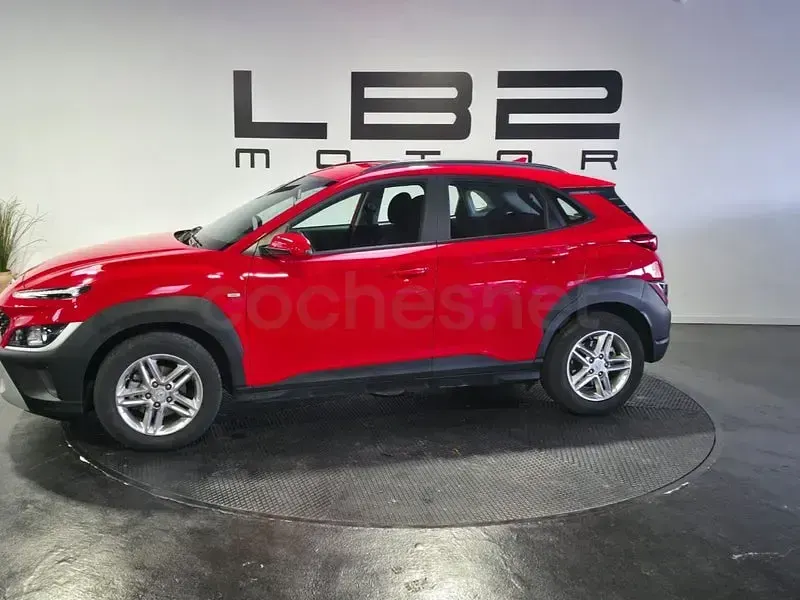 Usado Hyundai Kona Style 120 CV (88 kW) 2022 Rojo SUV