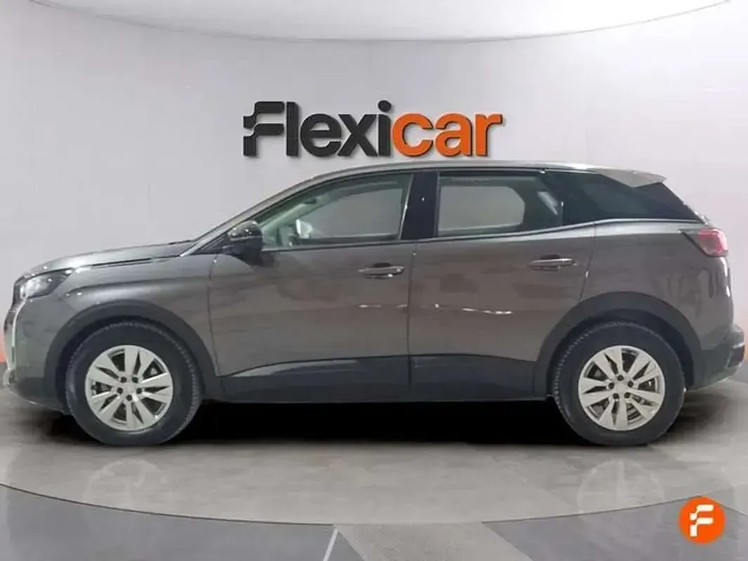 Usado Peugeot 3008 Active 131 CV (96 kW) 2021 Gris SUV