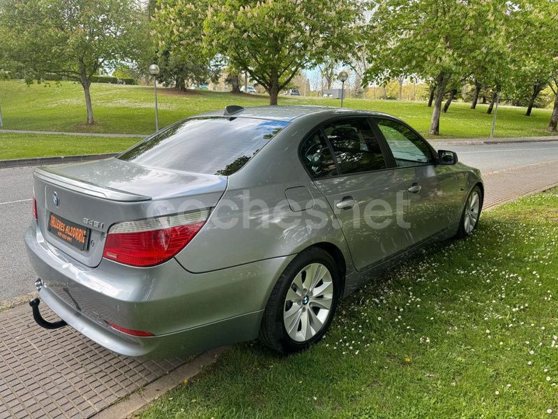 Usado BMW 545 333 CV (244 kW) 2004 Gris / plata Berlina