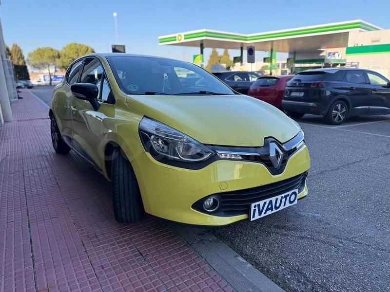 Usado Renault Clio IV Dynamique 90 CV (66 kW) 2013 Amarillo Berlina
