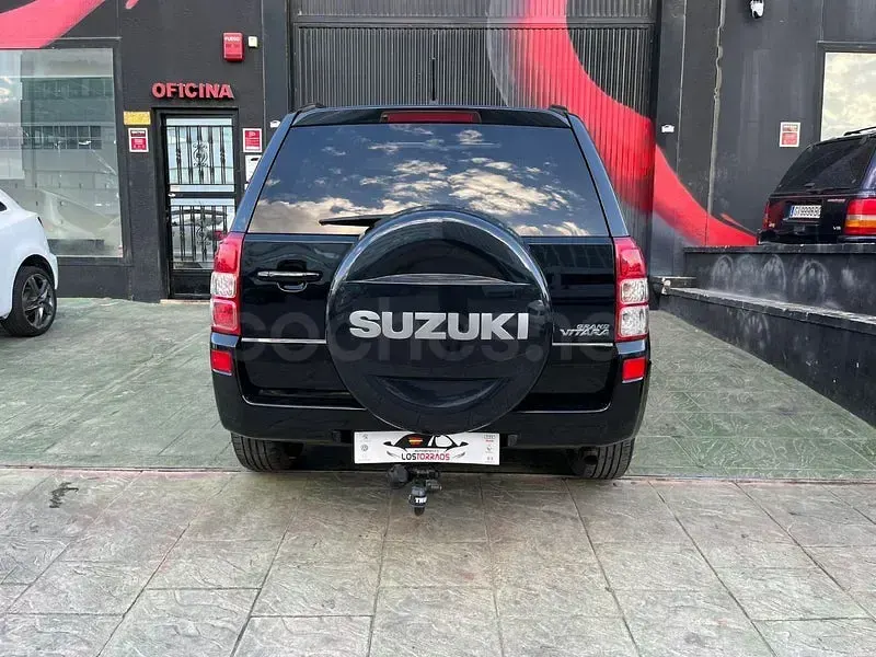 Usado Suzuki Grand Vitara 129 CV (94 kW) 2010 Negro SUV