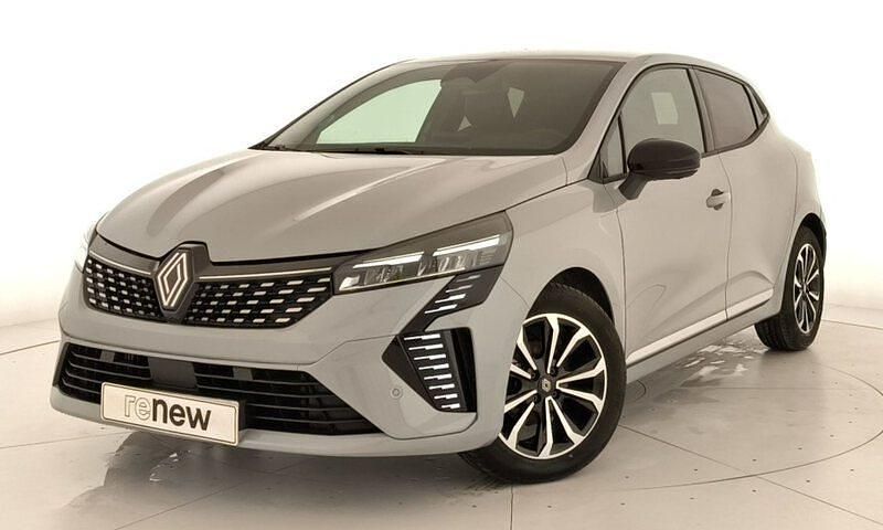 Usado Renault Clio V Techno 100 CV (73 kW) 2025 Gris Berlina