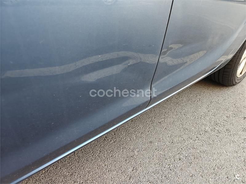 Usado Opel Astra Business 110 CV (80 kW) 2014 Azul Familiar