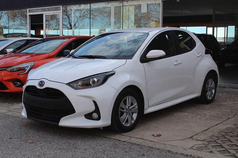 Usado Mazda 2 Center-Line 117 HP (86 kW) 2024 Branco Sedan