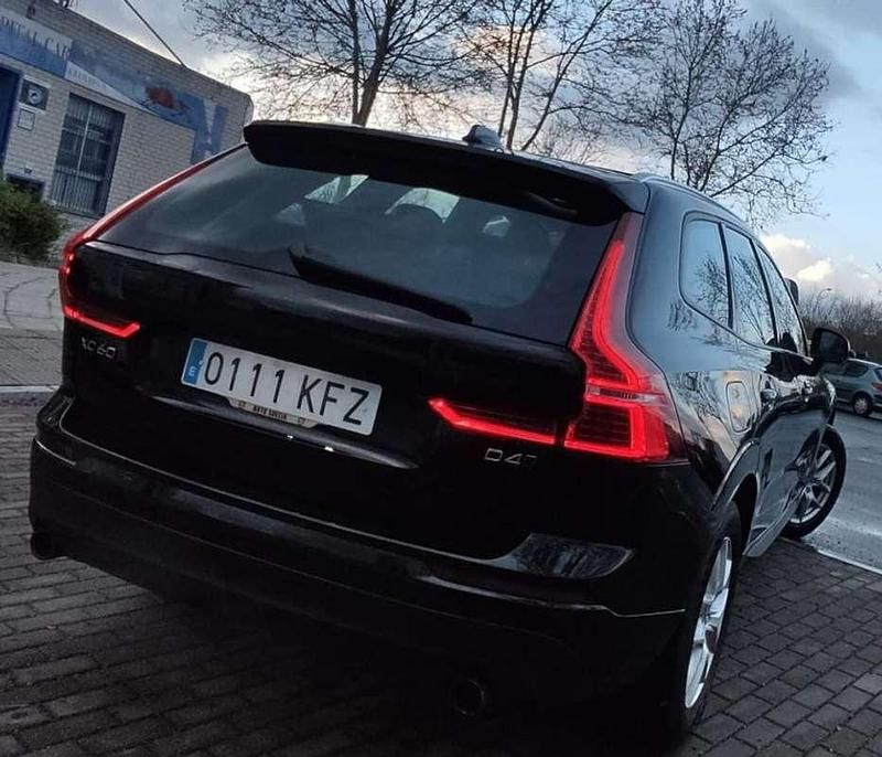 Usado Volvo XC60 Momentum 190 CV (139 kW) 2018 Negro SUV