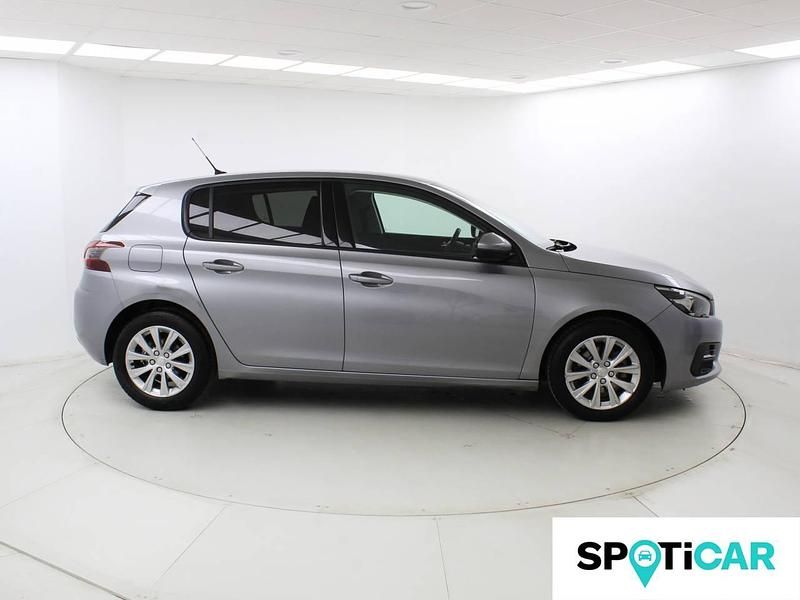 Usado Peugeot 308 Style 130 CV (95 kW) 2018 Gris Berlina