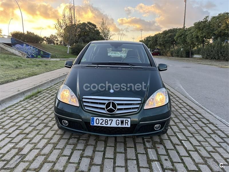 Usado Mercedes A180 Avantgarde 109 CV (80 kW) 2010 Verde Monovolumen