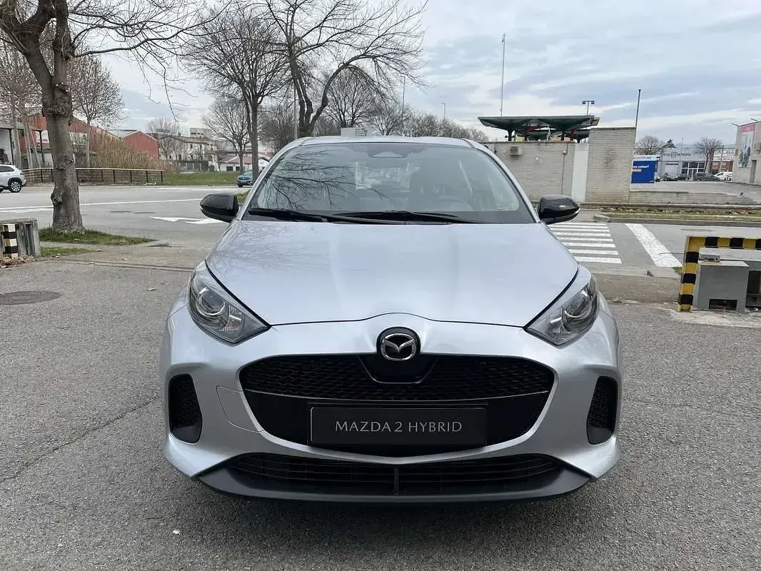 Nuevo Mazda 2 Center-Line 116 CV (85 kW) 2026 Plateado Utilitario