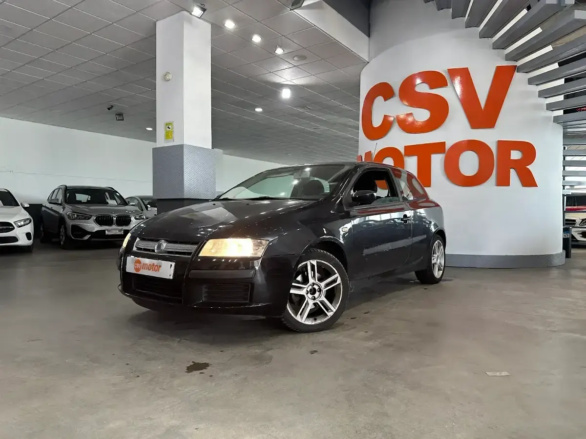 Usado Fiat Stilo Dynamic 120 CV (88 kW) 2003 Negro Utilitario