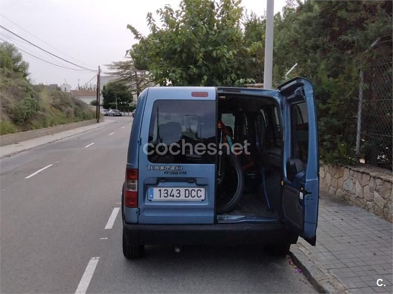 Usado Ford Tourneo Connect Trend 95 CV (69 kW) 2013 Azul Monovolumen