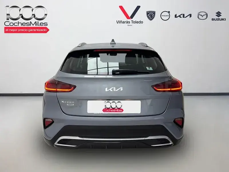 Usado Kia XCeed 140 CV (102 kW) 2024 Gris / plata SUV