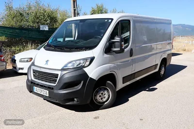Blanco Usado 2021 Peugeot Boxer Van | 18.900 € (Precio justo) - Imagen 1/4