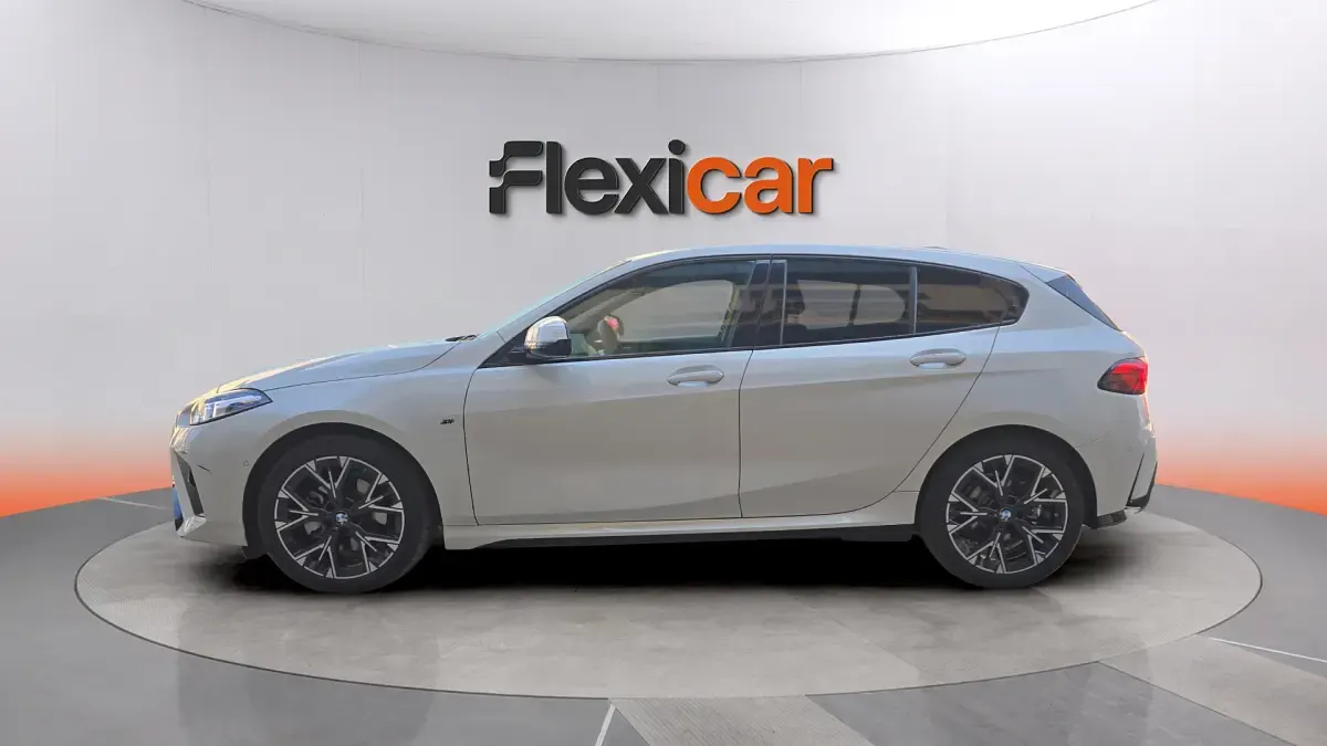 Usado BMW 120 163 CV (119 kW) 2025 Blanco Utilitario