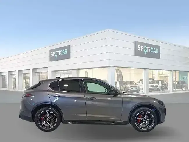 Usado Alfa Romeo Stelvio Veloce 210 CV (154 kW) 2023 Gris SUV