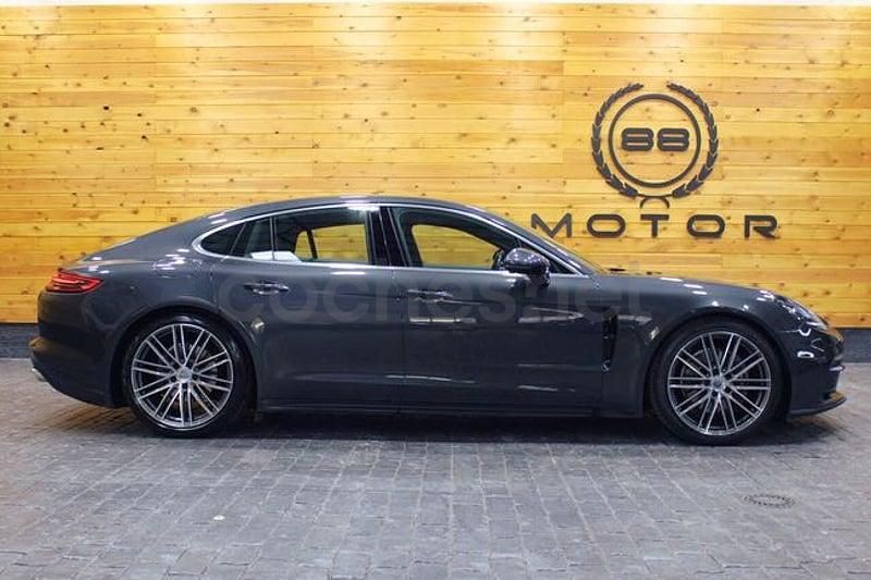 Usado Porsche Panamera 4 330 CV (242 kW) 2018 Gris / plata Berlina