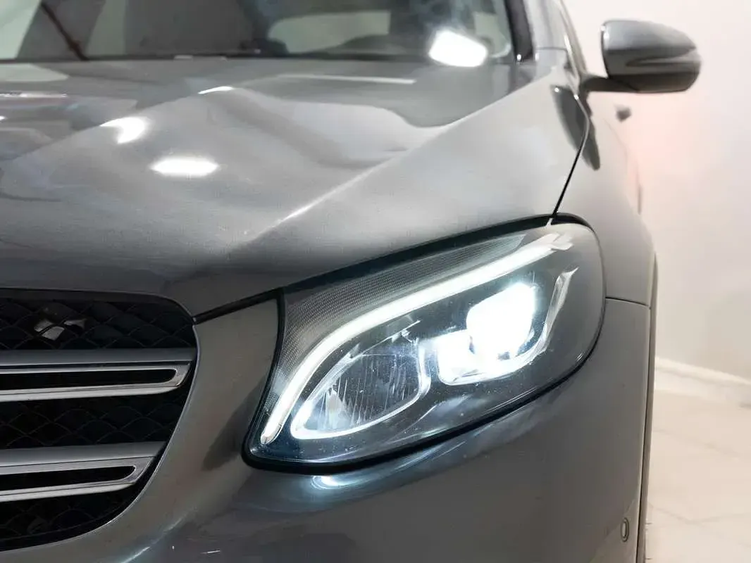 Usado Mercedes GLC220 170 CV (125 kW) 2018 Gris SUV